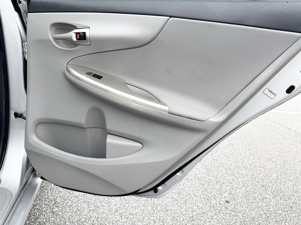 2012 Toyota Corolla LE - Photo 91