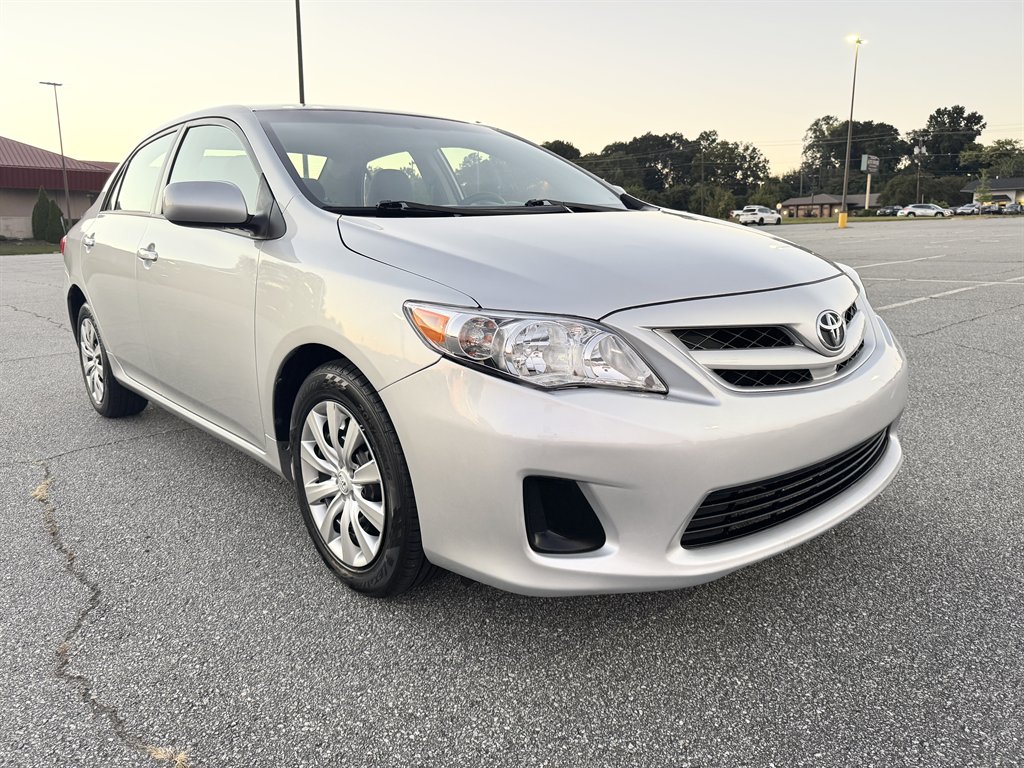 2012 Toyota Corolla LE - Photo 32