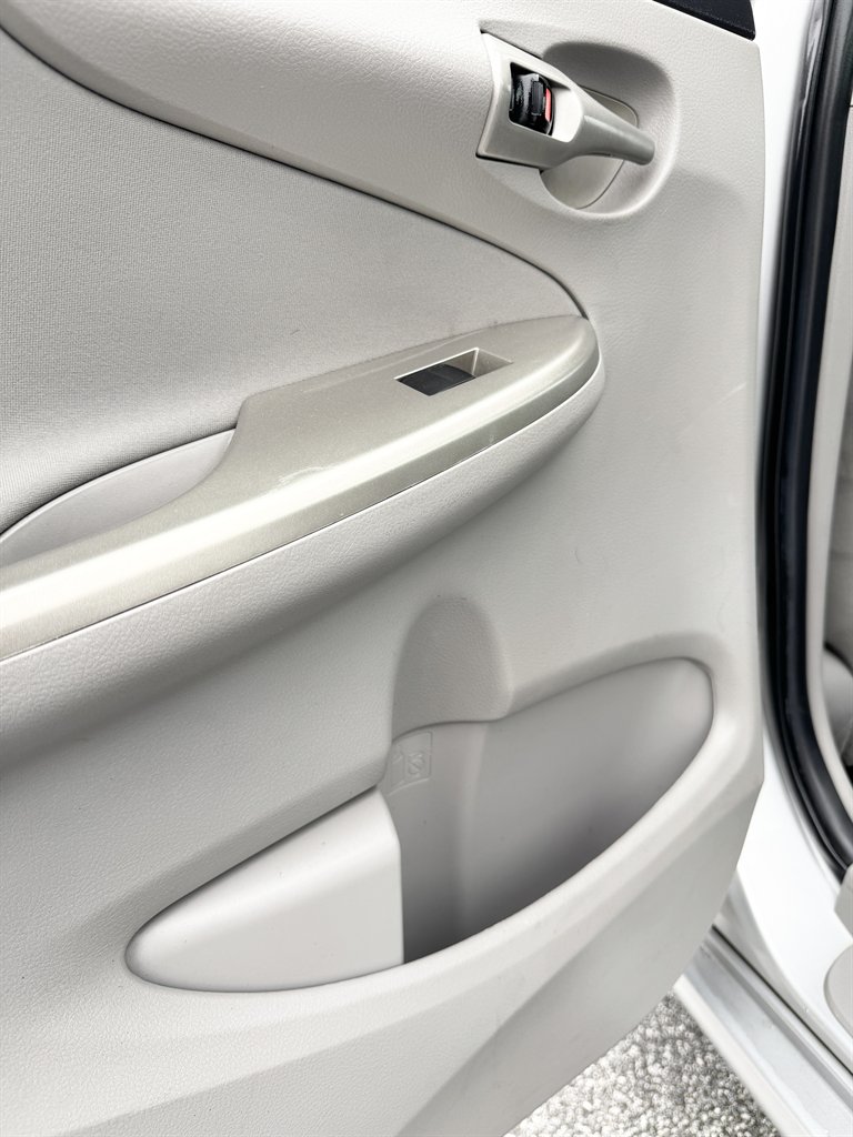 2012 Toyota Corolla LE - Photo 92