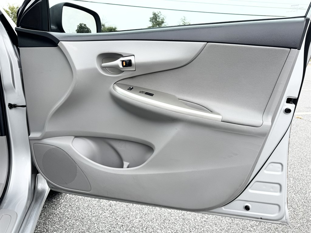 2012 Toyota Corolla LE - Photo 90