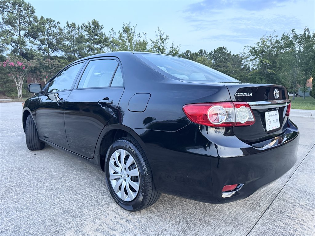 2013 Toyota Corolla LE - Photo 25