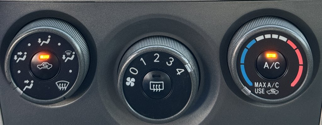 2013 Toyota Corolla LE - Photo 58