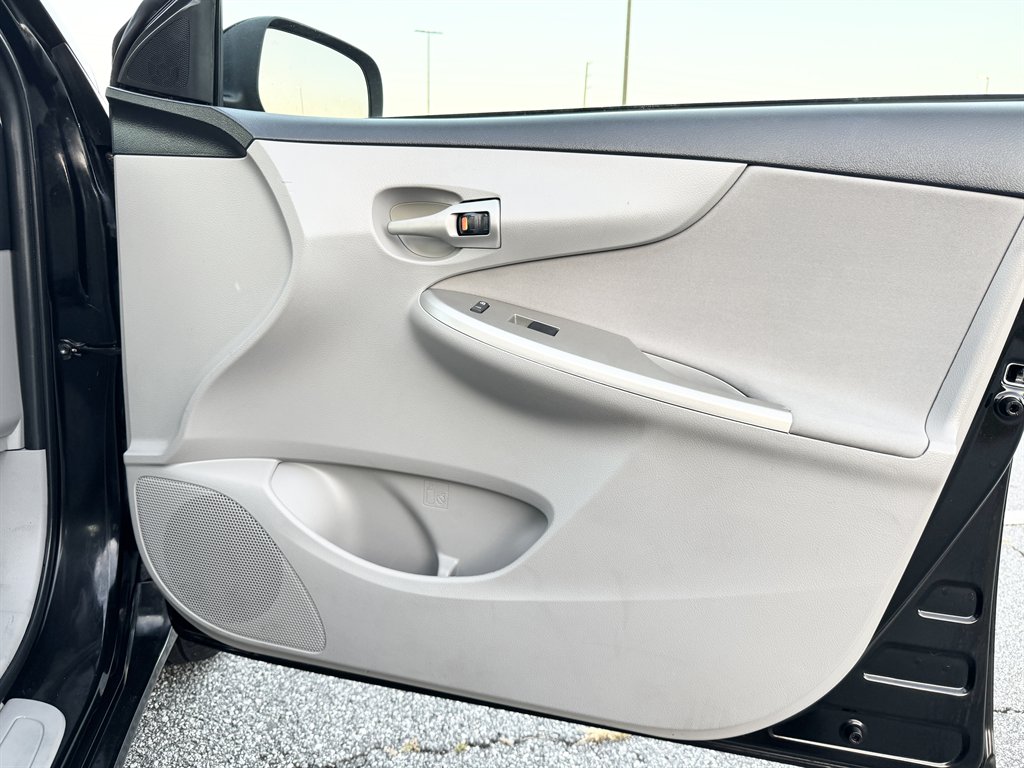2013 Toyota Corolla LE - Photo 67