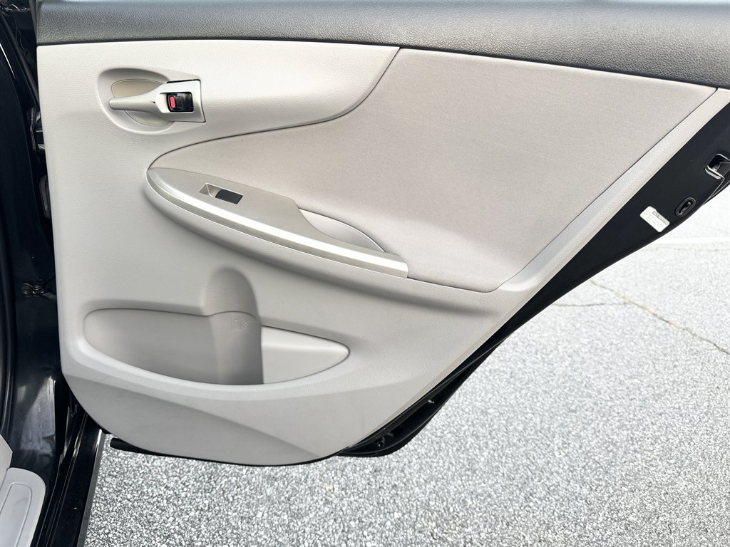 2013 Toyota Corolla LE - Photo 68