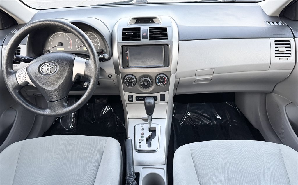 2013 Toyota Corolla LE - Photo 47