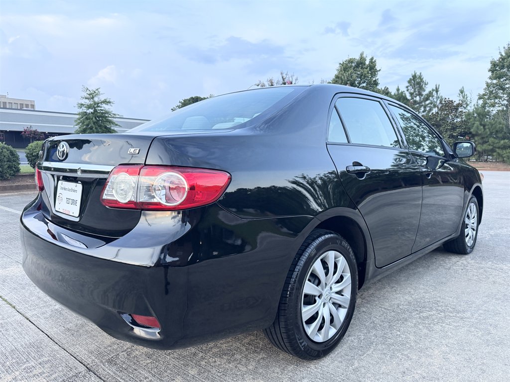 2013 Toyota Corolla LE - Photo 19