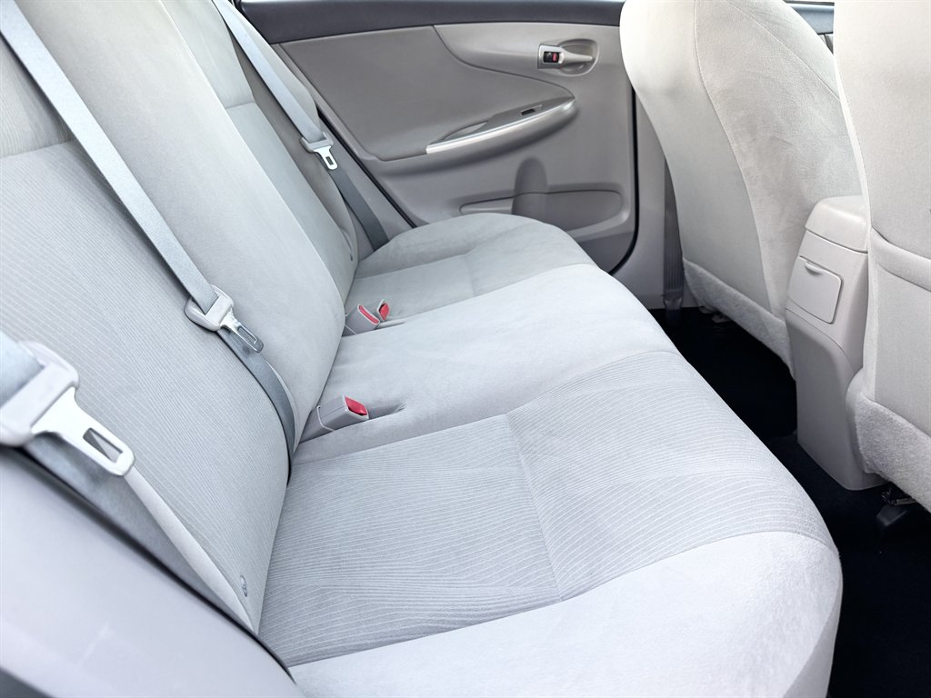 2013 Toyota Corolla LE - Photo 49