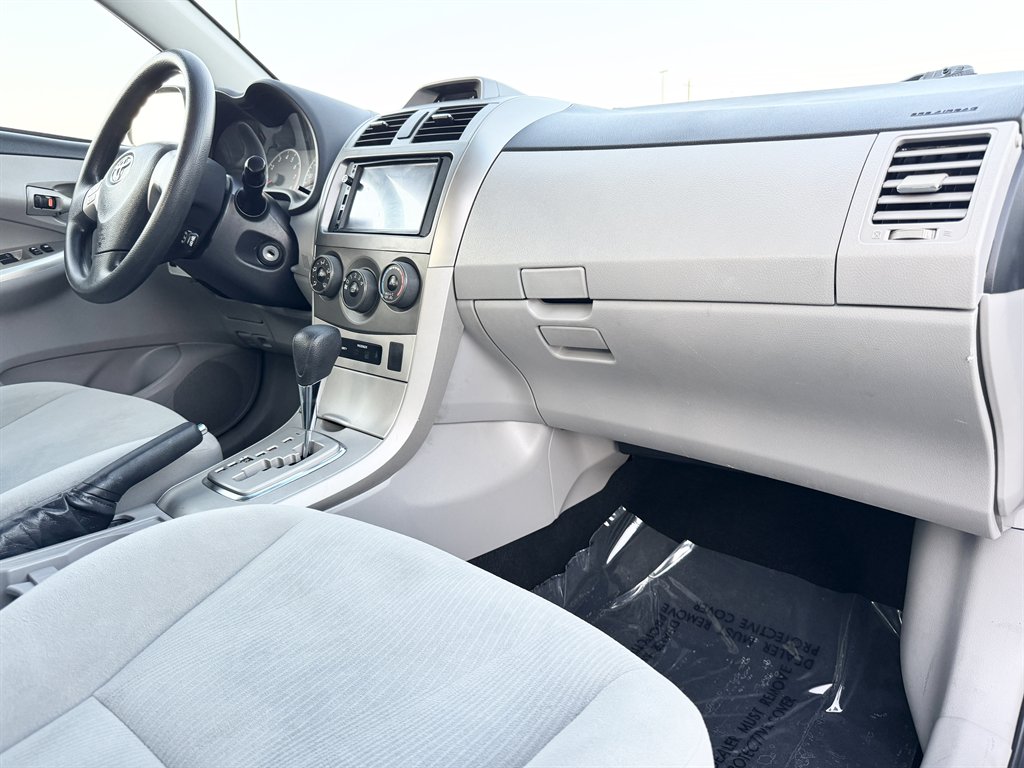 2013 Toyota Corolla LE - Photo 74