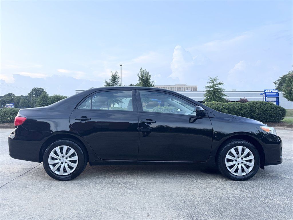 2013 Toyota Corolla LE - Photo 10
