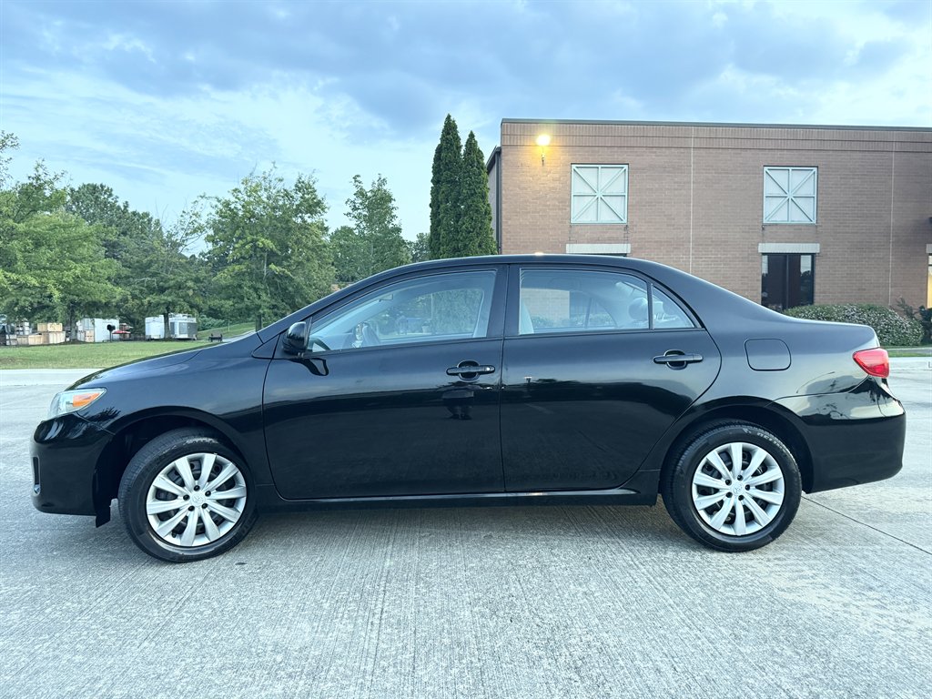 2013 Toyota Corolla LE - Photo 27