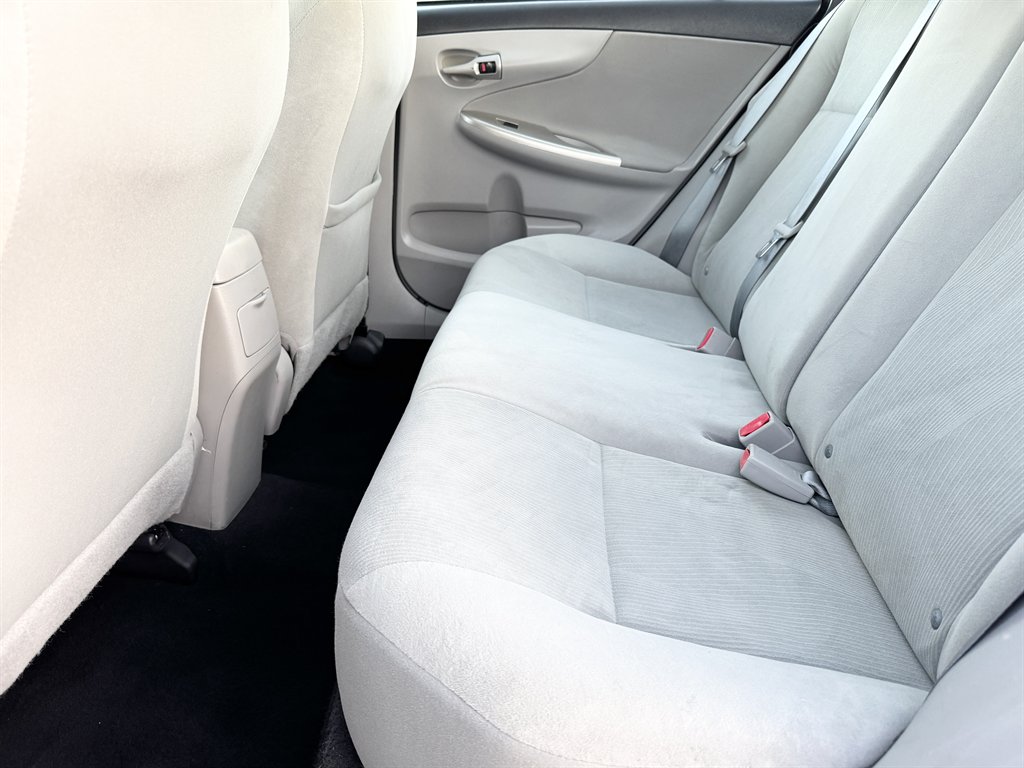 2013 Toyota Corolla LE - Photo 48