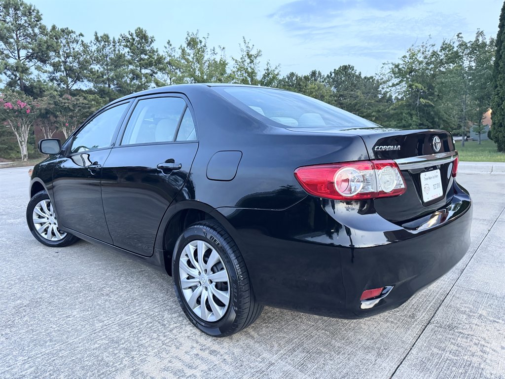 2013 Toyota Corolla LE - Photo 29