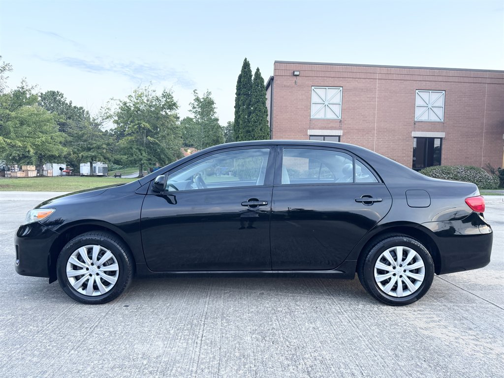 2013 Toyota Corolla LE - Photo 8