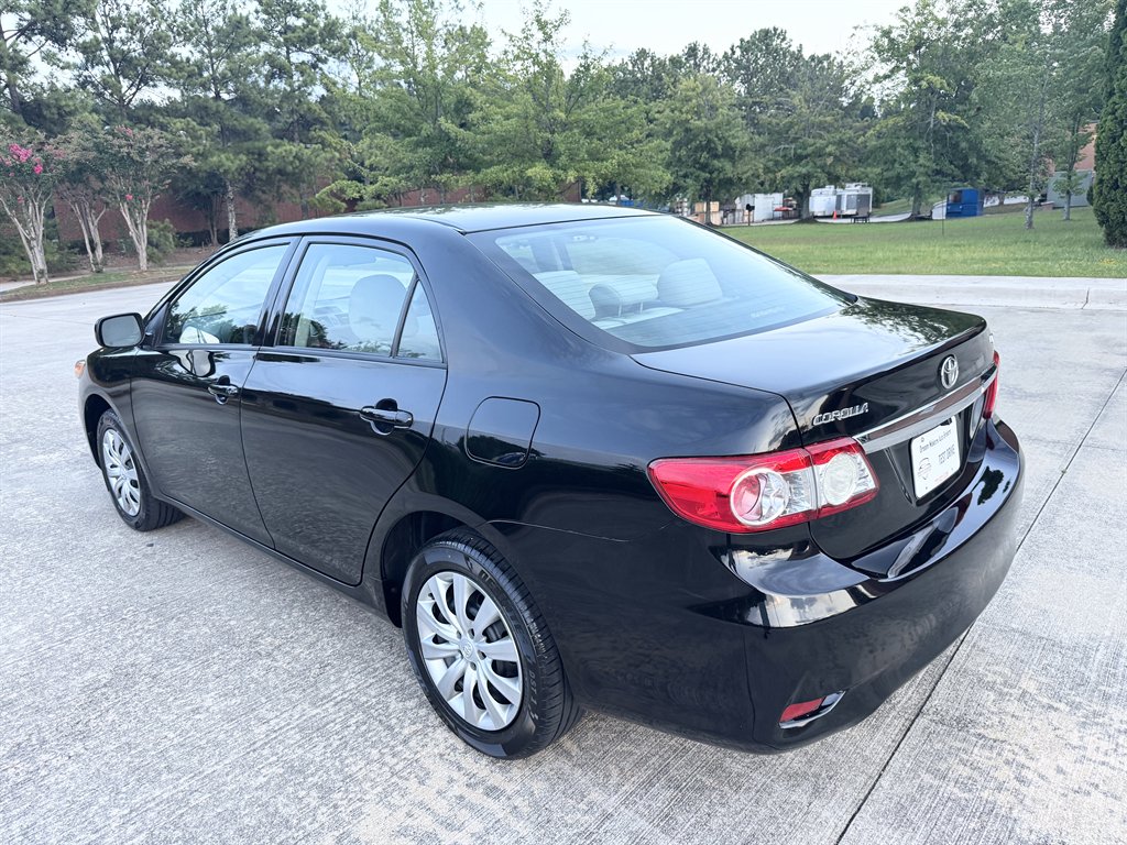 2013 Toyota Corolla LE - Photo 17