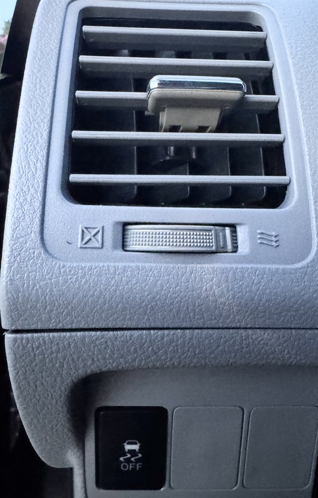 2013 Toyota Corolla LE - Photo 52